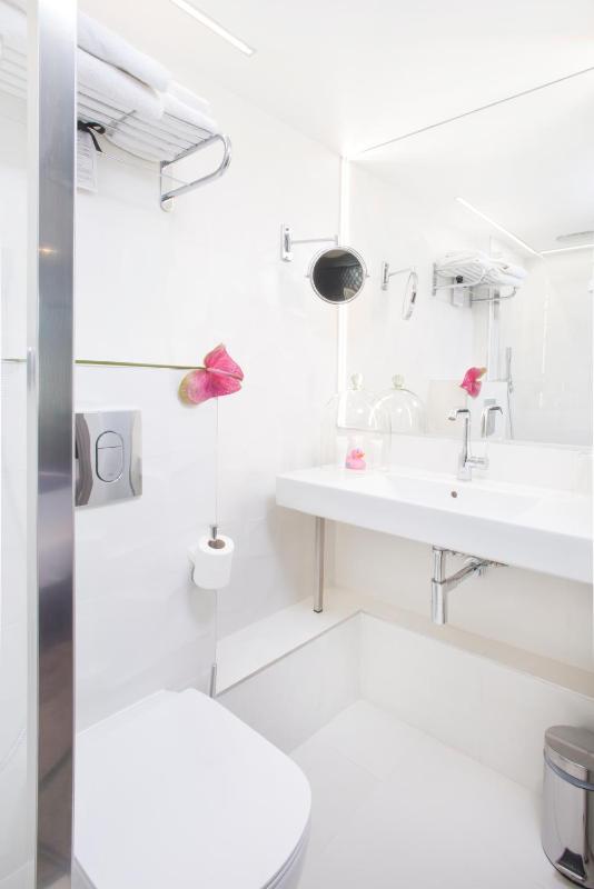Superior Double or Twin Room image 3