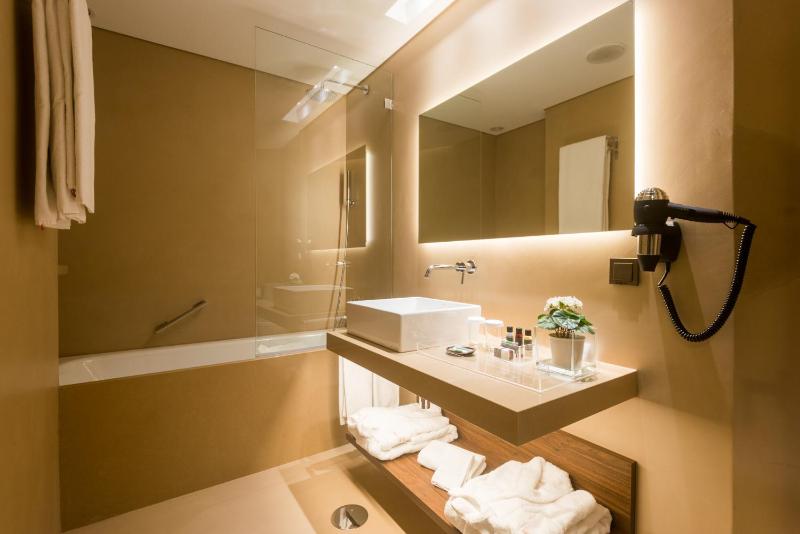 Hotel Dom Henrique - Downtown - image 21