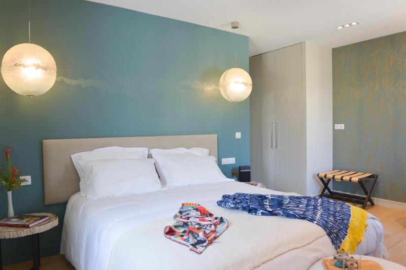 Double or Twin Room with Garden View image 4