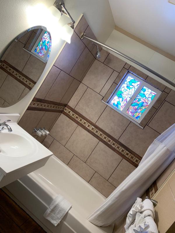 Standard Queen Room image 2