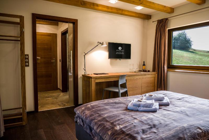 Deluxe Double Room image 1