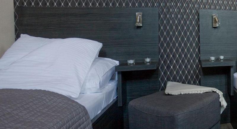 Twin Room image 1