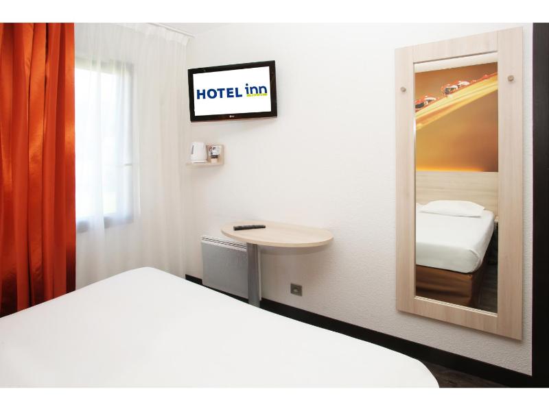 Standard Double or Twin Room image 1