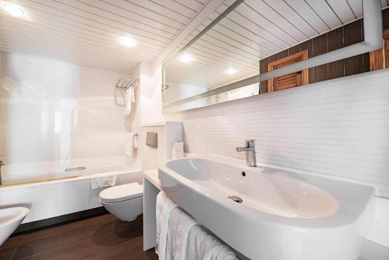 Apartment with Sea View image 2