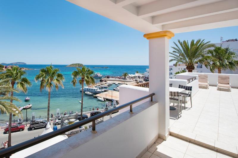 Penthouse Apartment (4 Adults) image 2