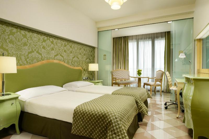Superior Double Room image 1