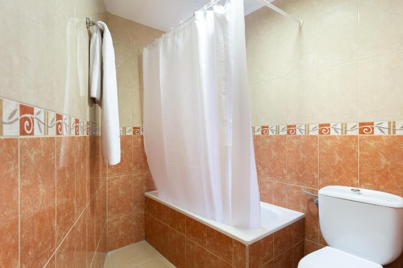 Triple Room (3 Adults) image 4