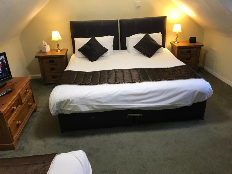 Family Room image 4