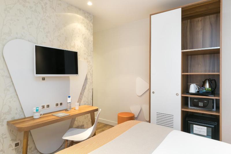 Standard Double Room image 4