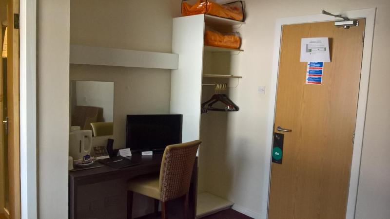 Small Double Room image 4