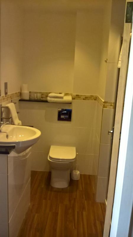 Small Double Room image 2