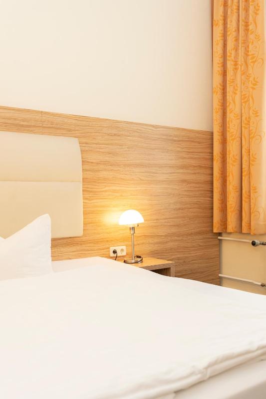 Comfort Single Room image 2