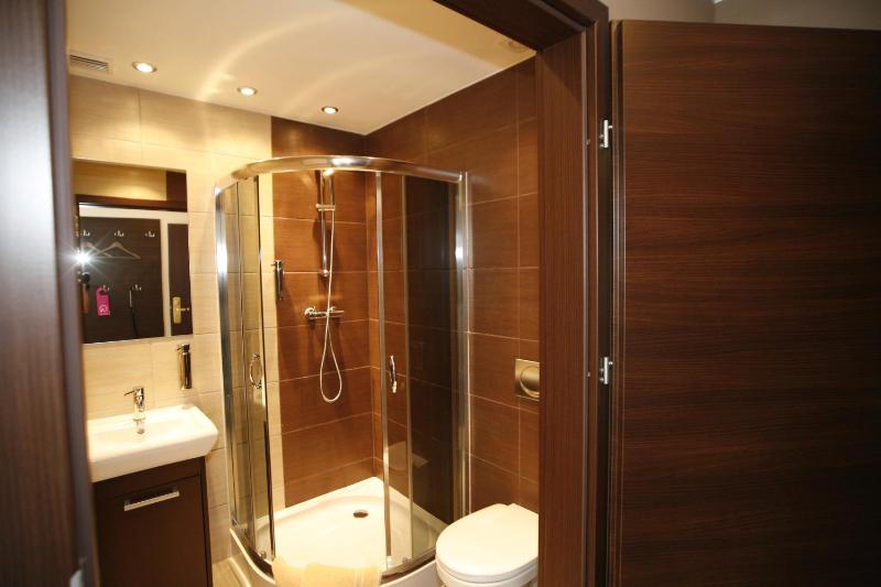 Single Room image 3