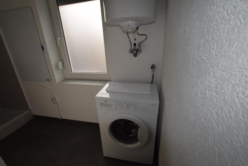 One-Bedroom Apartment image 2