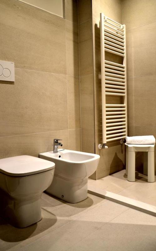 Classic Double Room image 3