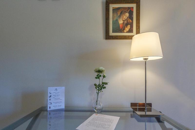 Double Room image 4