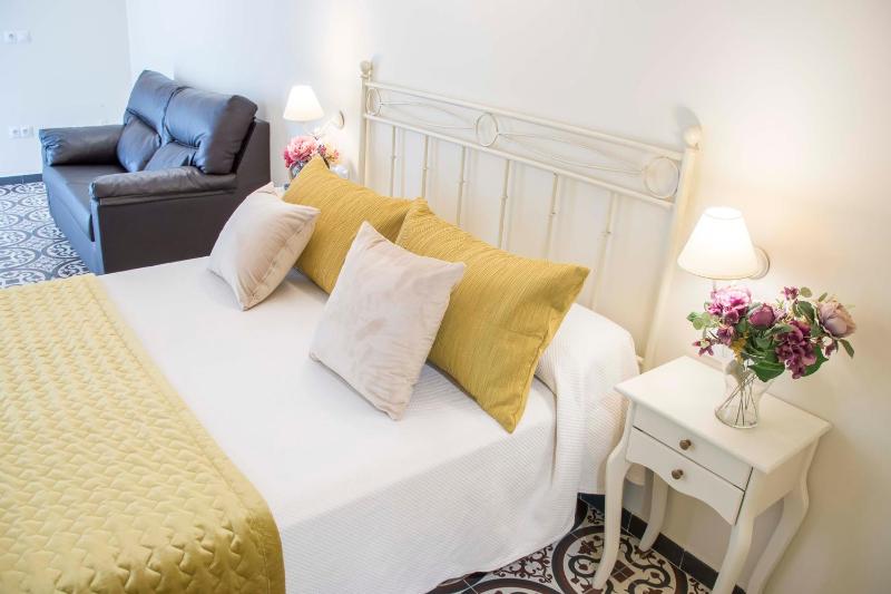 Deluxe Double Room image 2
