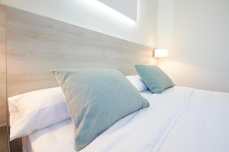 One-Bedroom Suite image 3