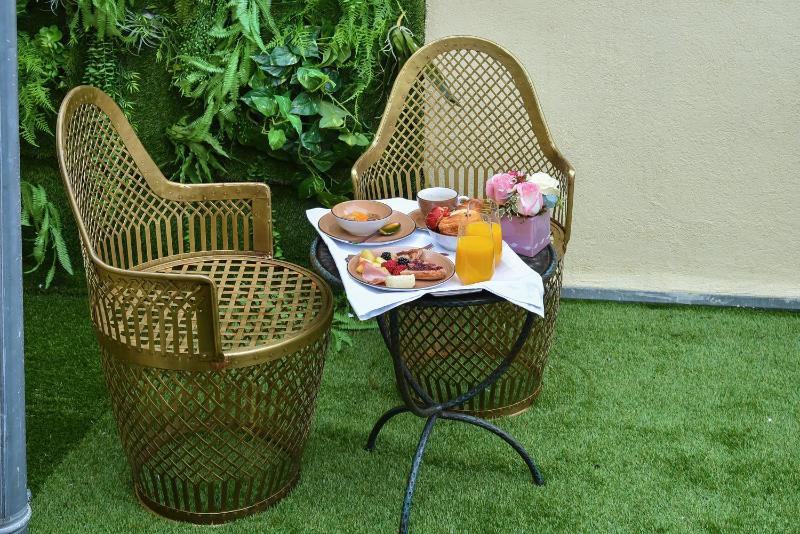 Prestige Double Room with Terrace image 2