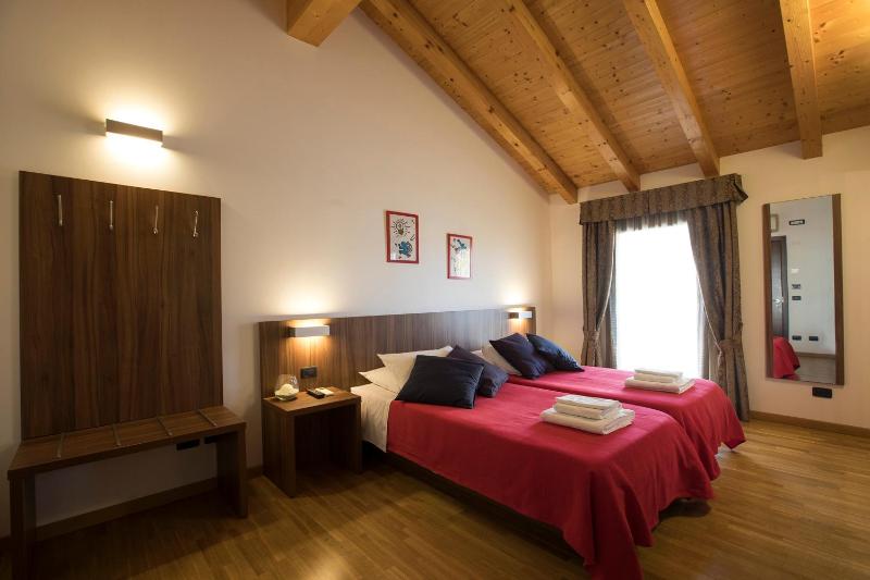 Standard Double or Twin Room image 3