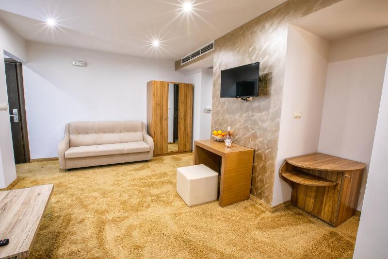 Apartment image 3