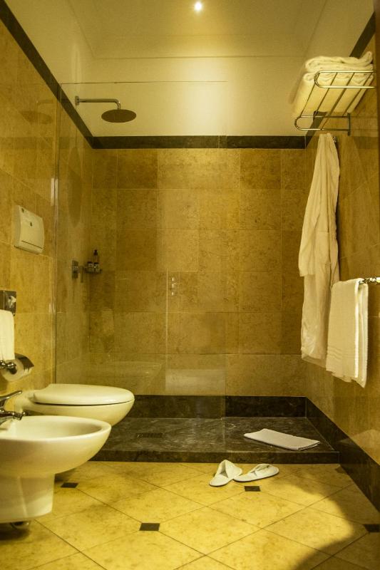 Junior Suite image 2