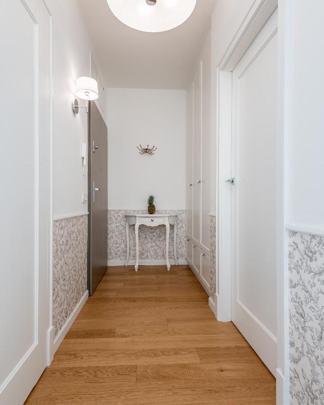 One-Bedroom Apartment image 4