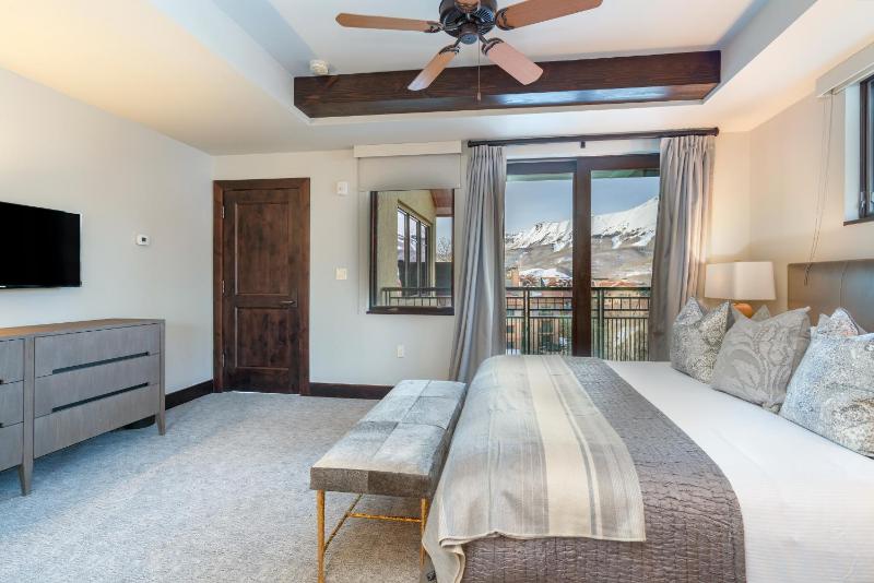 One Bedroom Deluxe Residence image 4