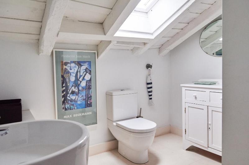 Comfort Triple Room with Shower image 2