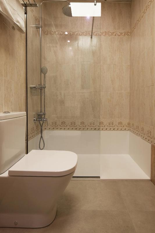 Single Room image 2