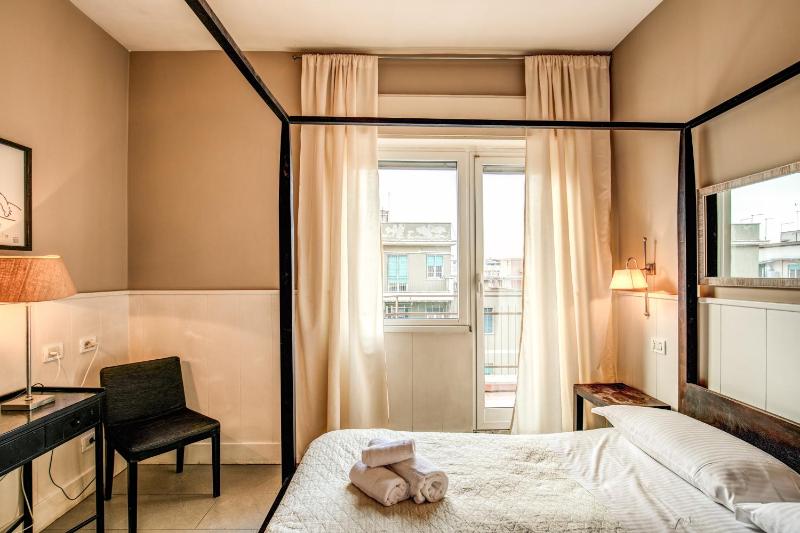 Double or Twin Room image 4