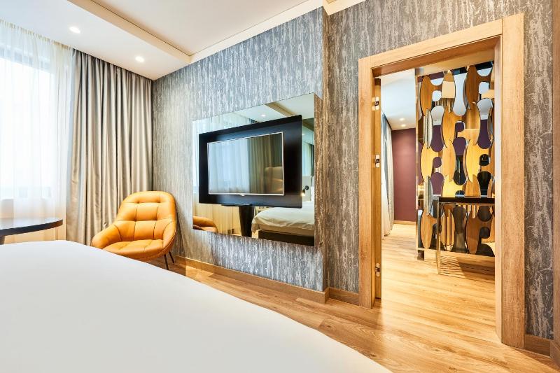 Junior Suite image 3