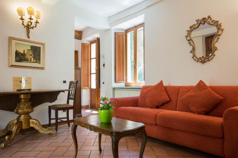One-Bedroom Apartment image 2