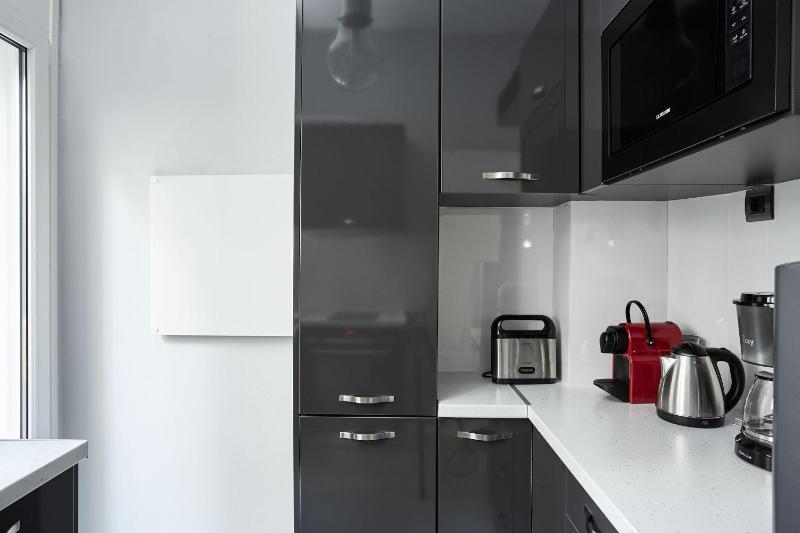 Charming 1bd Apt at Concert Hall - image 15