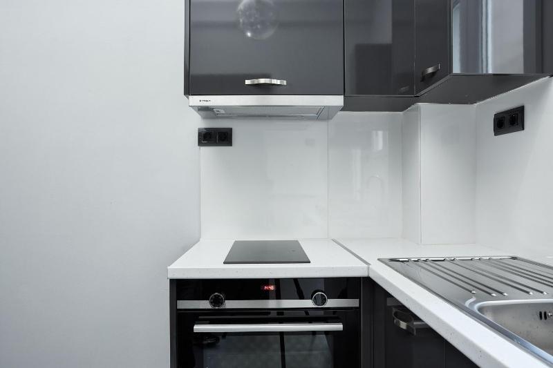Charming 1bd Apt at Concert Hall - image 10