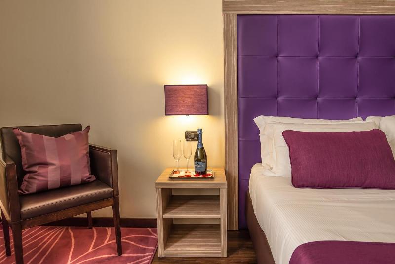 Deluxe Double Room image 2