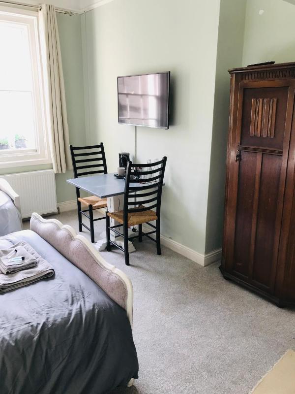 Regency Rooms Guesthouse - image 9