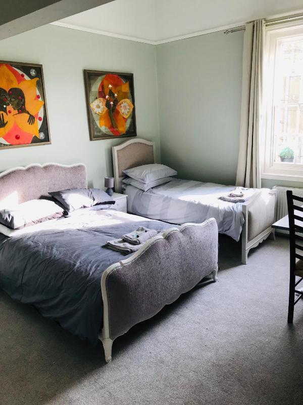 Regency Rooms Guesthouse - image 13
