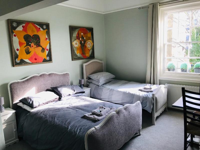 Regency Rooms Guesthouse - image 17