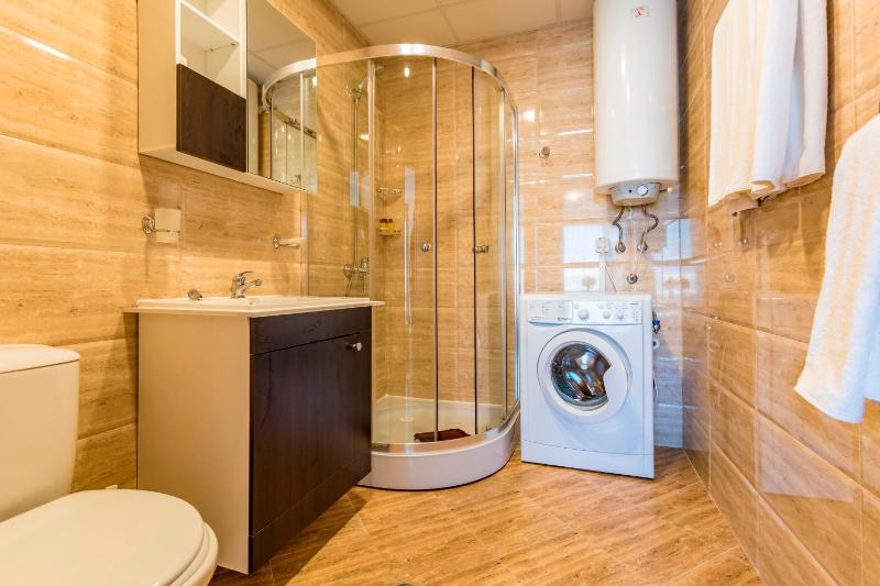 Two-Bedroom Apartment with Balcony and Side Sea View (6 Adults) image 3