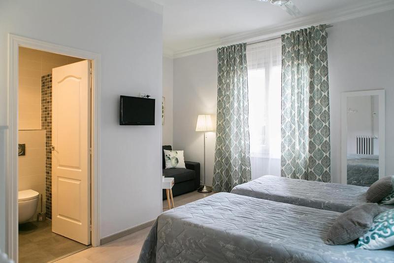 Blanc Guest House - image 11