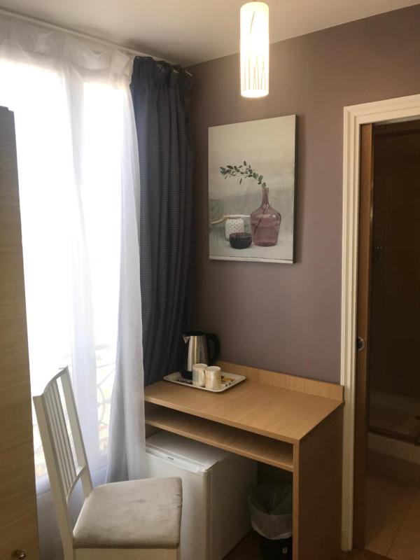 Twin Room with Shower image 3