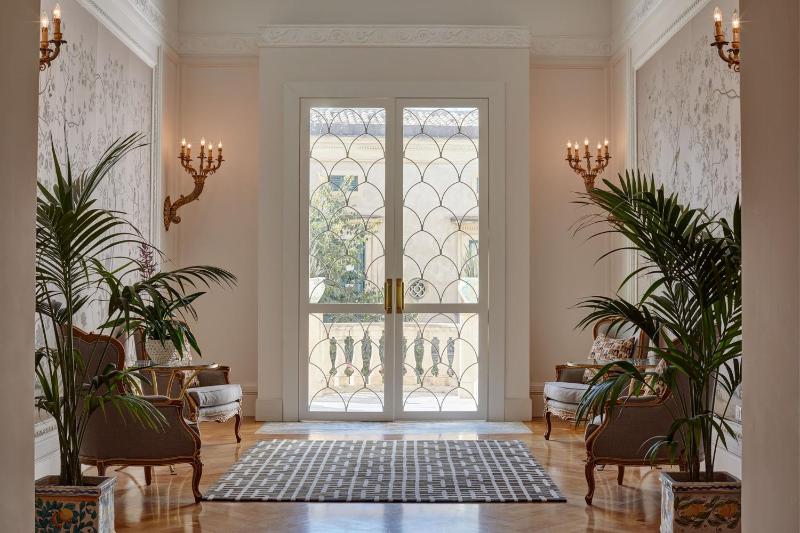 Superior Room (Villa Flora) image 2