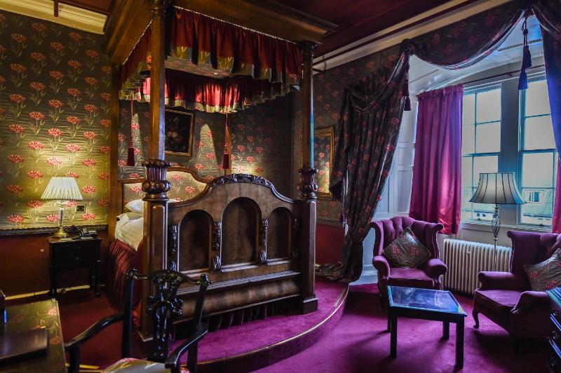 Castle Feature Room image 1