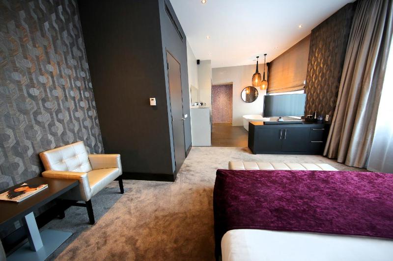 Suite with Sauna image 2