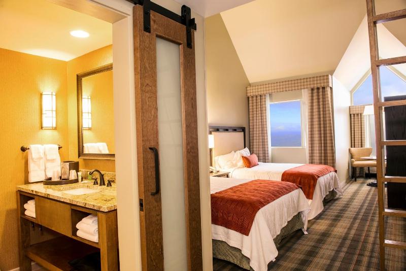Double Room with Mountain View image 3