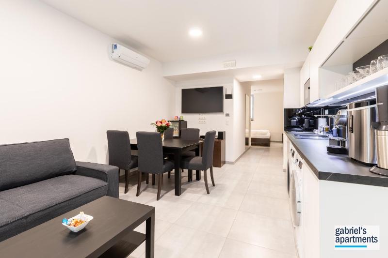 Deluxe Family Suite image 1