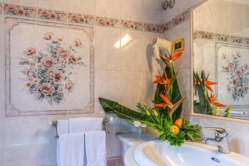 Junior Suite image 2