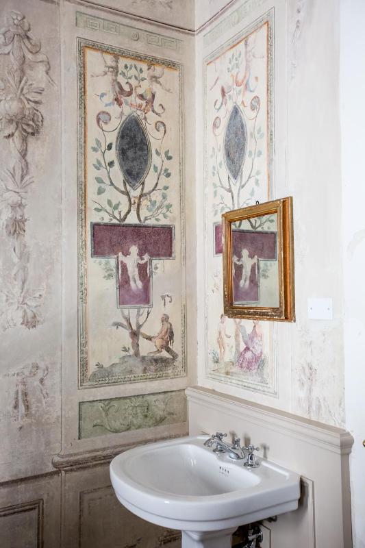 King Room image 3