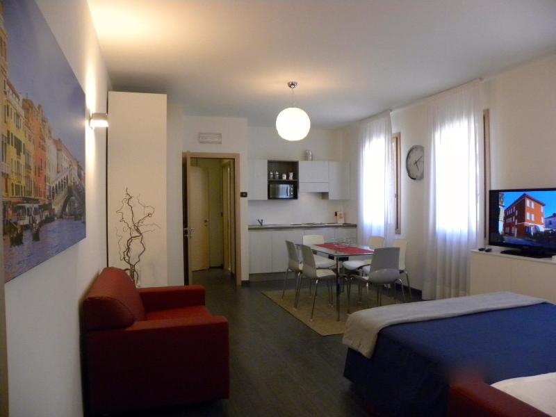 Venice Apartments Dante - image 14
